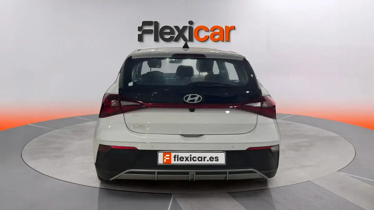 Usado Hyundai i20 101 CV (74 kW) 2024 Blanco Utilitario
