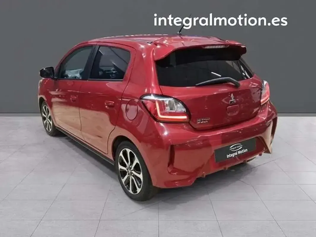 Usado Mitsubishi Space Star 71 CV (52 kW) 2023 Rojo Utilitario