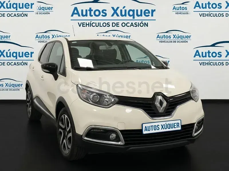 Usado Renault Captur LIMITED 90 CV (66 kW) 2016 Beige SUV