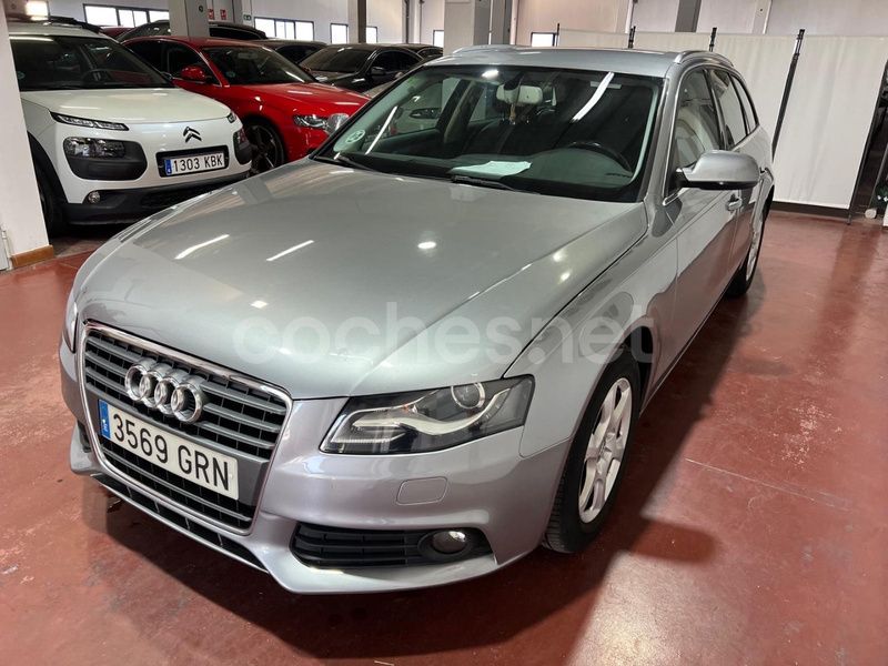 Usado Audi A4 143 CV (105 kW) 2009 Gris / plata Familiar