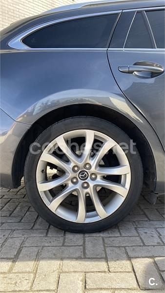 Usado Mazda 6 Luxury 175 CV (128 kW) 2013 Gris / plata Familiar