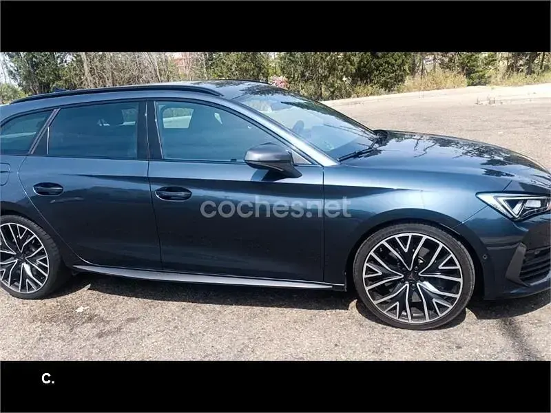 Usado Cupra Leon VZ 300 CV (220 kW) 2022 Gris / plata Familiar