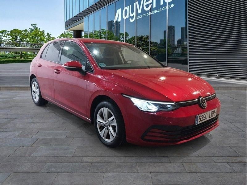 Usado VW Golf VII Life 115 CV (84 kW) 2021 Rojo Utilitario