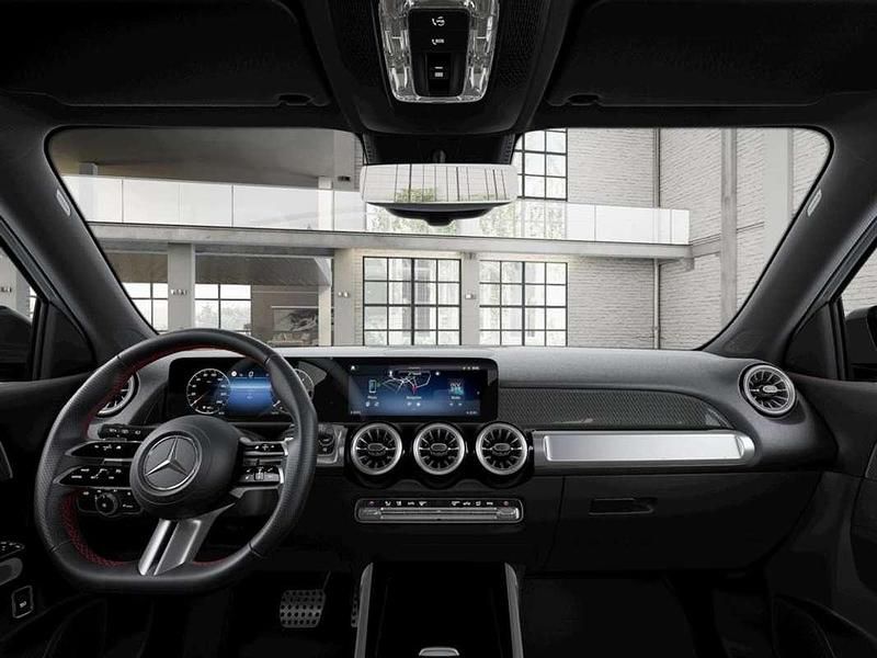 Usado Mercedes GLB200 150 CV (110 kW) 2025 SUV