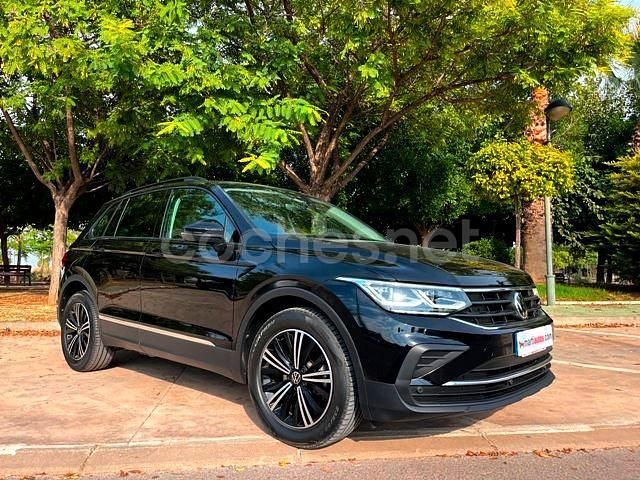 Usado VW Tiguan Life 150 CV (110 kW) 2021 Negro SUV
