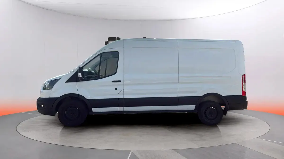Usado Ford Transit 131 CV (96 kW) 2023 Blanco Berlina