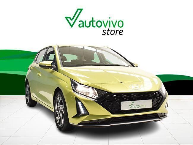 Usado Hyundai i20 100 CV (73 kW) 2024 Verde Utilitario