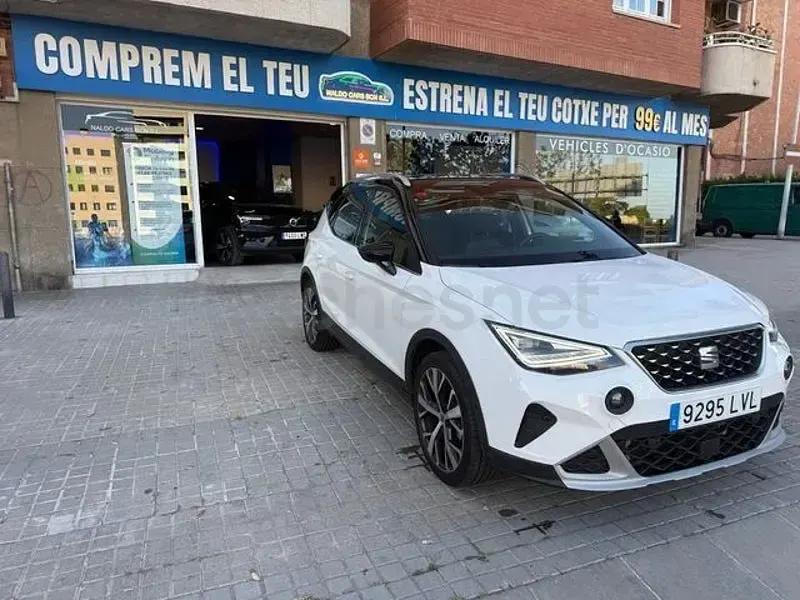 Usado Seat Arona Xperience 90 CV (66 kW) 2021 Blanco SUV