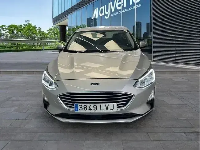 Usado Ford Focus Trend+ 125 CV (91 kW) 2021 Plateado Utilitario