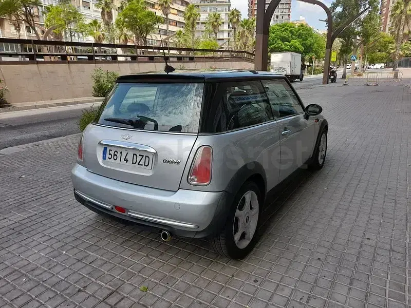 Usado Mini Cooper 116 CV (85 kW) 2006 Gris / plata Utilitario