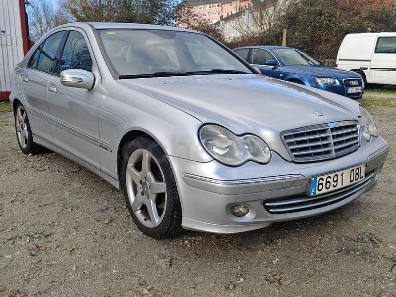 Usado Mercedes C220 Elegance 150 CV (110 kW) 2005 Gris / plata Berlina