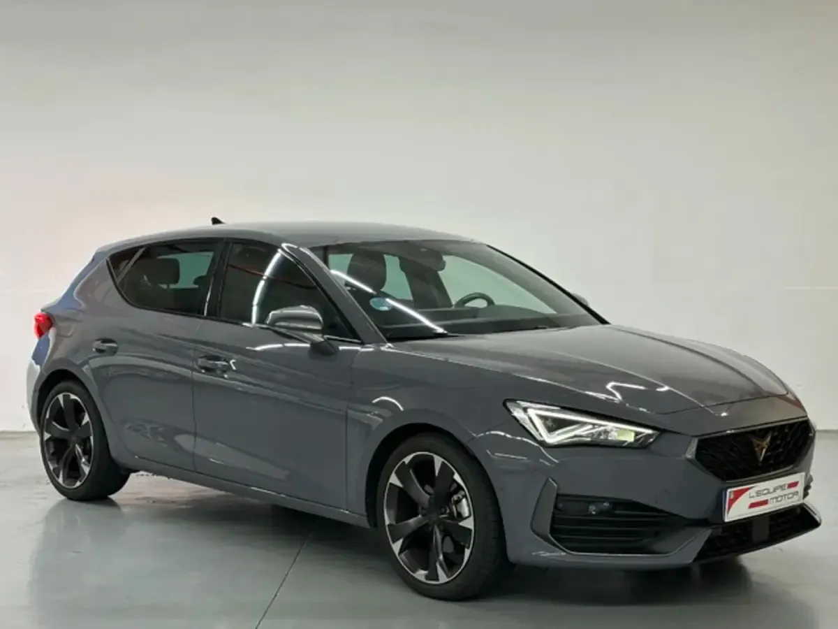 Usado Cupra Leon 150 CV (110 kW) 2024 Gris Berlina
