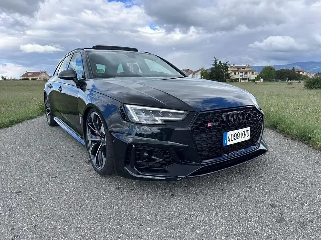 Usado Audi RS4 Sport 450 CV (330 kW) 2018 Negro Familiar