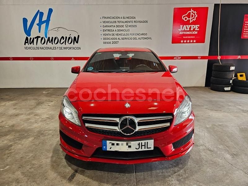 Usado Mercedes A200 AMG line 136 CV (100 kW) 2015 Rojo Berlina
