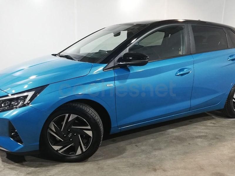 Usado Hyundai i20 100 CV (73 kW) 2021 Azul Utilitario