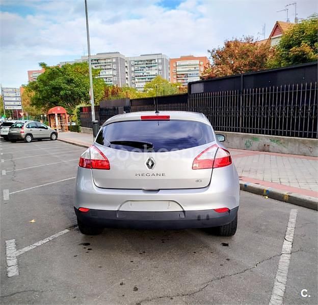 Usado Renault Mégane Business 110 CV (80 kW) 2012 Gris / plata Berlina
