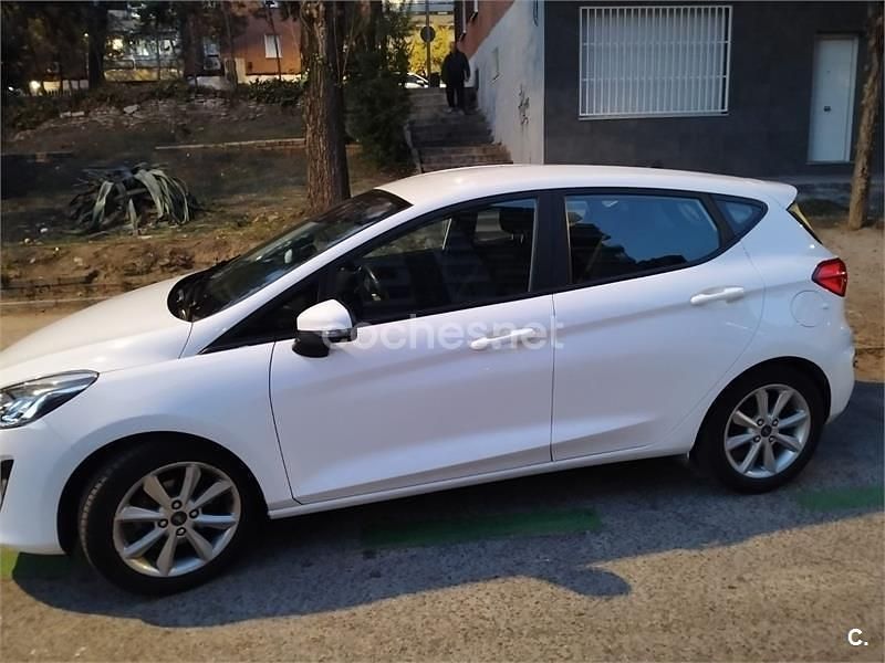 Usado Ford Fiesta Trend 100 CV (73 kW) 2019 Blanco Berlina