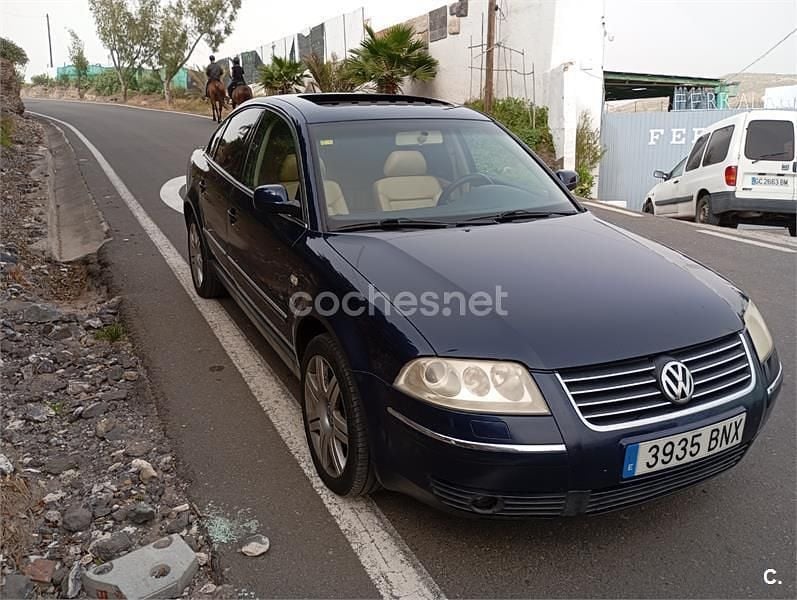 Usado VW Passat Highline 193 CV (141 kW) 2003 Azul Berlina