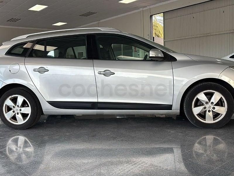 Usado Renault Mégane Dynamique 105 CV (77 kW) 2009 Gris / plata Berlina