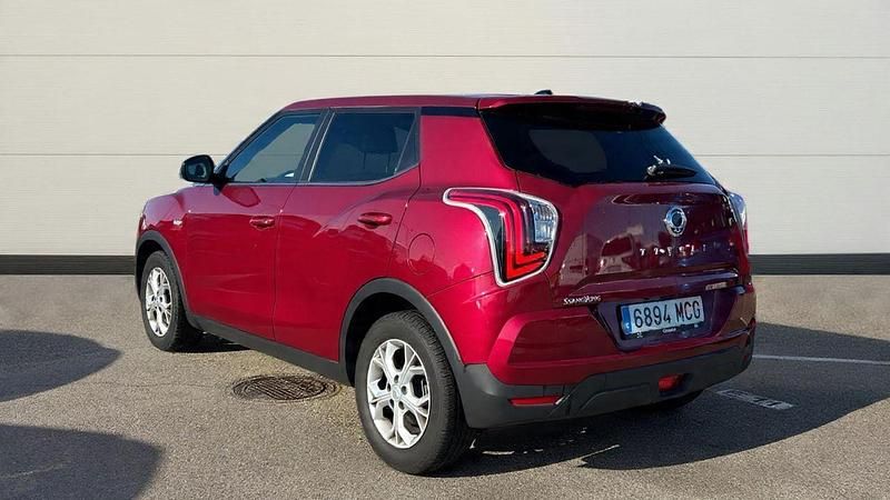 Usado Ssangyong (KGM) Tivoli 163 CV (119 kW) 2022 Rojo SUV