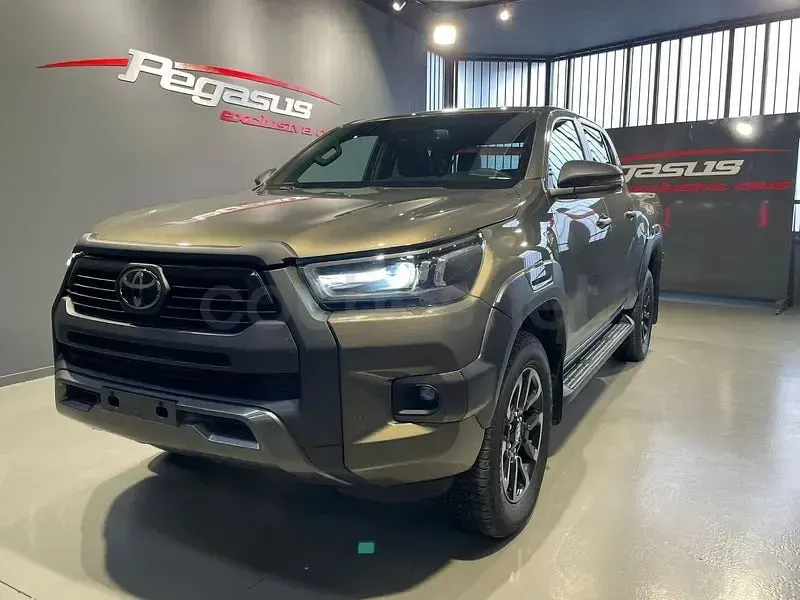 Nuevo Toyota HiLux 220 CV (161 kW) 2026 Marrón Pickup/Camioneta