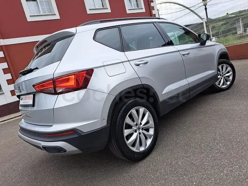 Usado Seat Ateca Style 110 CV (80 kW) 2022 Gris / plata SUV