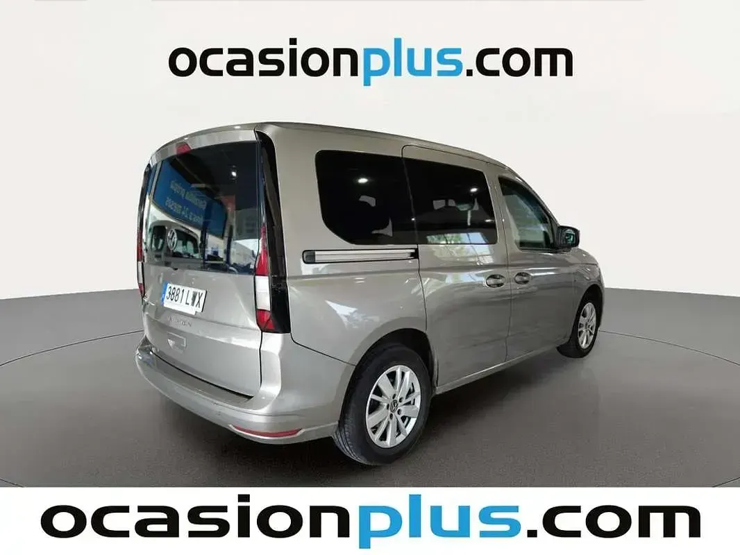 Usado VW Caddy 114 CV (83 kW) 2022 Gris Monovolumen