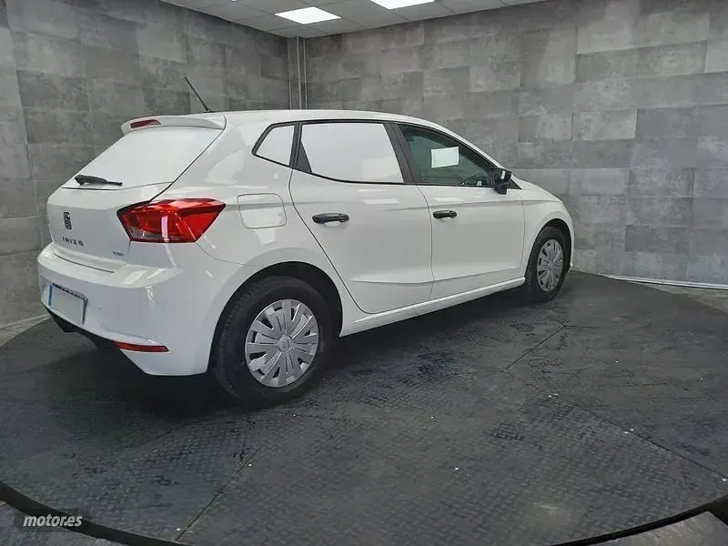 Usado Seat Ibiza Business 90 CV (66 kW) 2021 Blanco Utilitario