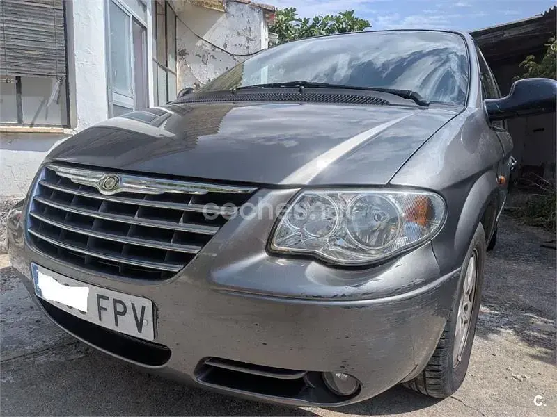 Usado Chrysler Voyager Executive 150 CV (110 kW) 2007 Gris / plata Monovolumen