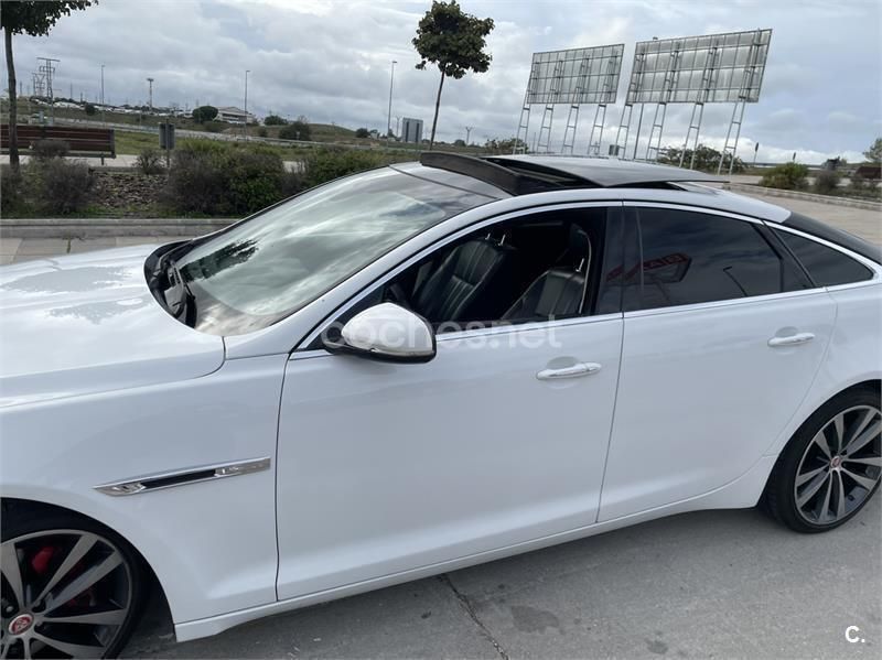 Usado Jaguar XJ Premium Luxury 275 CV (202 kW) 2015 Blanco Berlina
