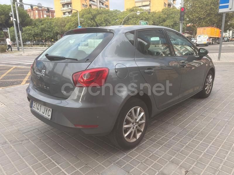 Usado Seat Ibiza Style 90 CV (66 kW) 2017 Gris / plata Berlina