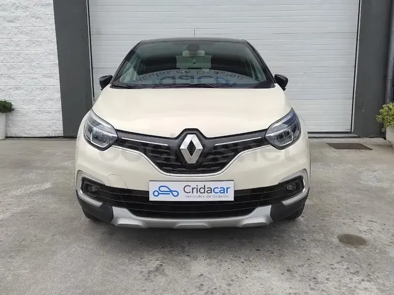 Usado Renault Captur Zen 110 CV (80 kW) 2017 Beige SUV