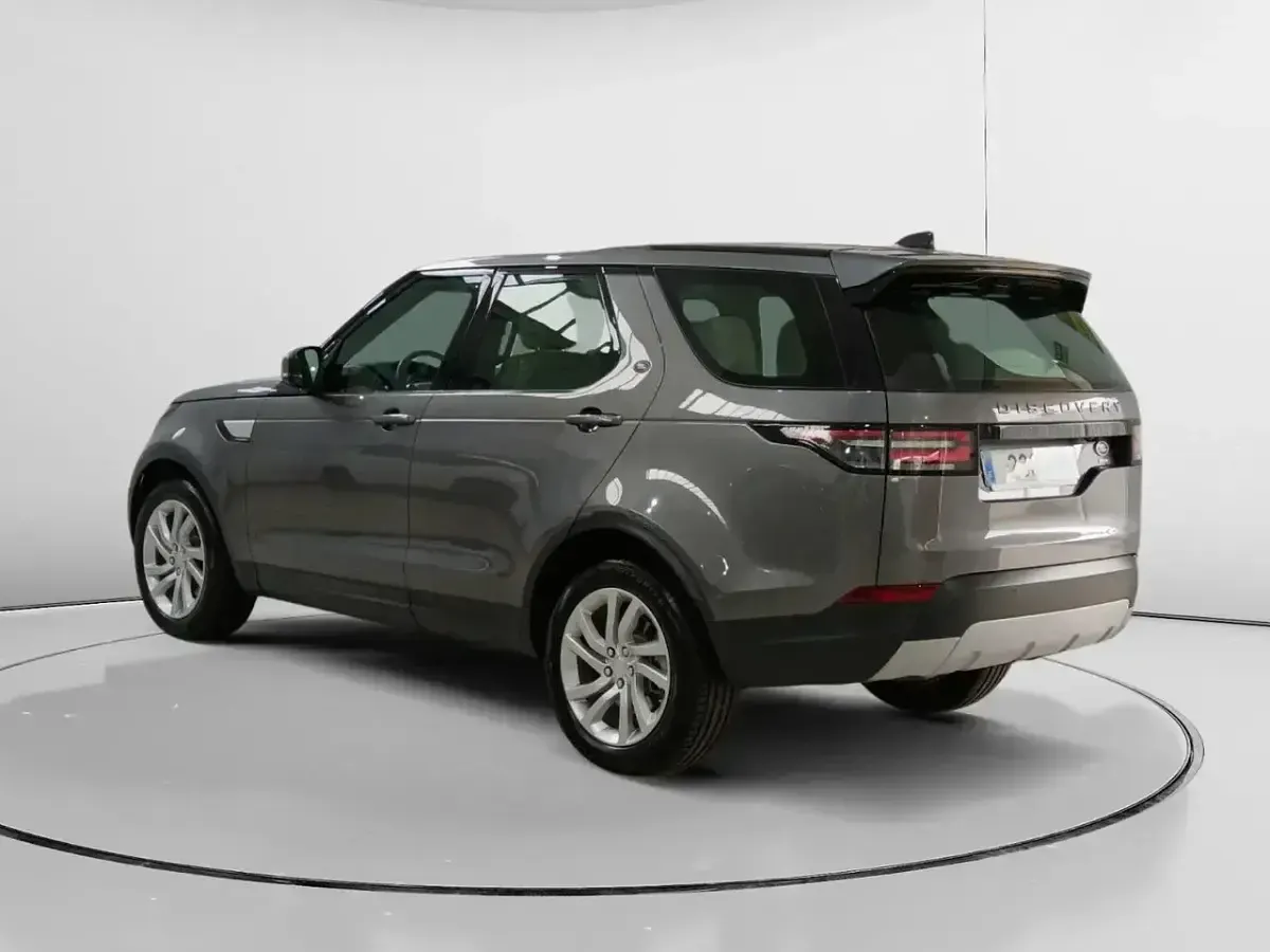 Usado Land Rover Discovery 5 HSE 240 CV (176 kW) 2018 Gris SUV