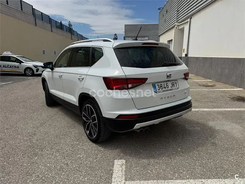 Usado Seat Ateca 4Drive 190 CV (139 kW) 2016 Blanco SUV