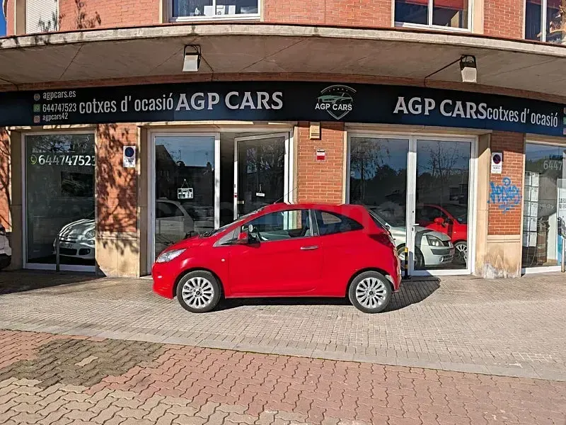 Usado Ford Ka Grand Prix III 69 CV (50 kW) 2015 Rojo Berlina