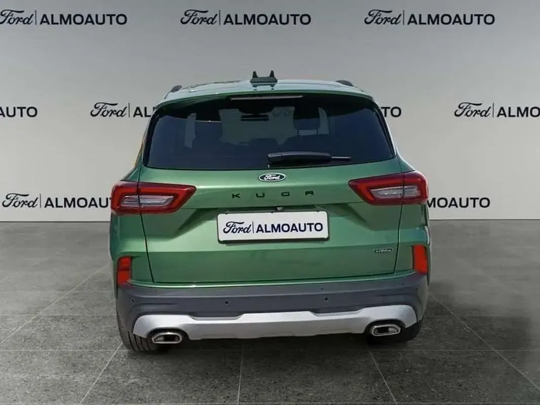 Usado Ford Kuga Active 243 CV (178 kW) 2024 Verde SUV