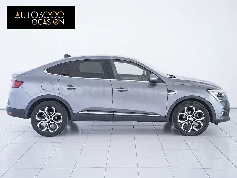 Usado Renault Arkana Zen 140 CV (102 kW) 2021 Gris / plata SUV