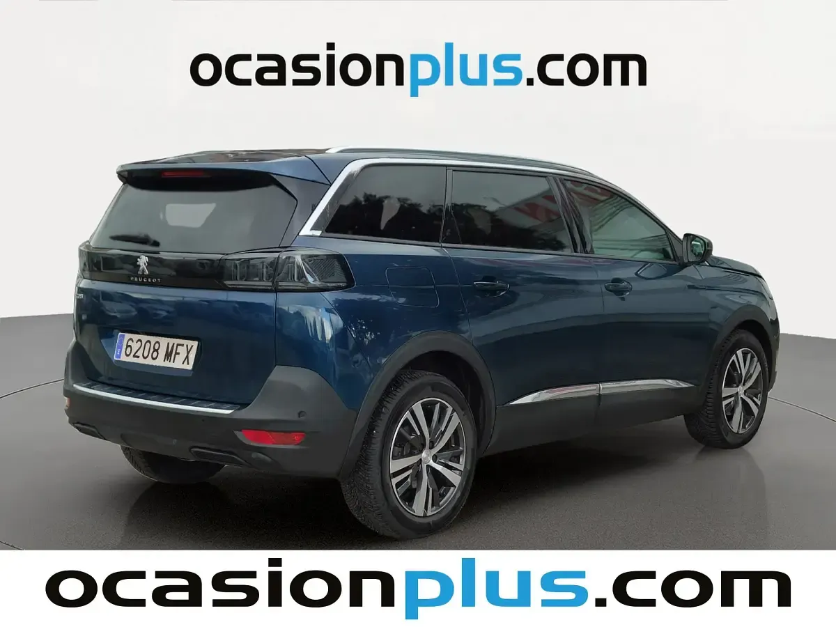 Używany Peugeot 5008 Allure 131 KM (96 kW) 2023 Niebieski SUV