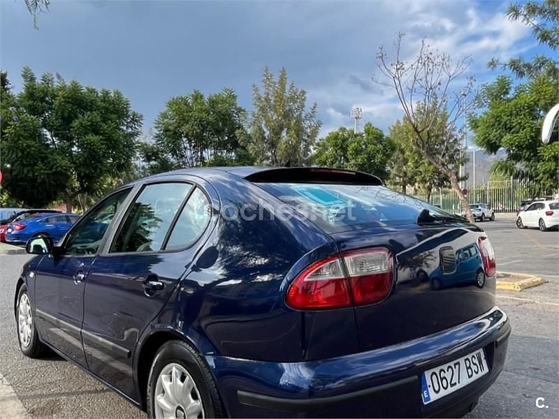 Usado Seat Leon 110 CV (80 kW) 2002 Azul Utilitario