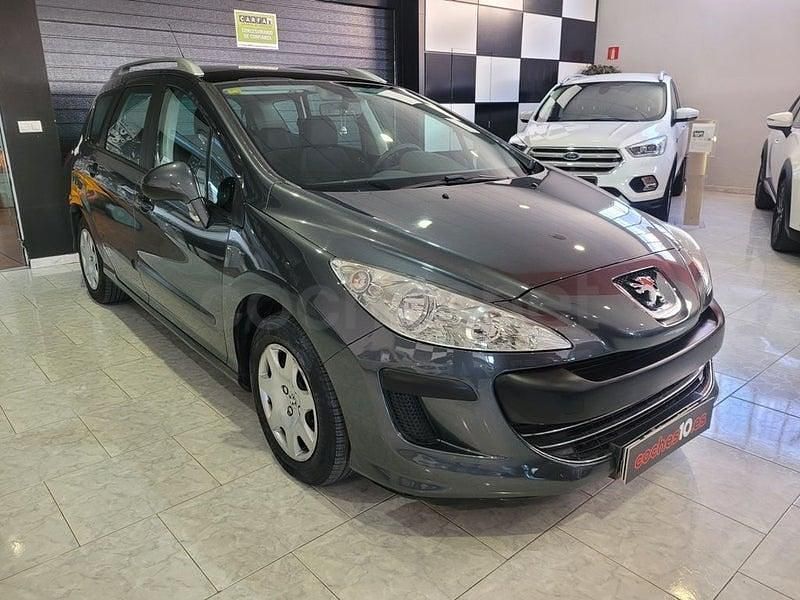 Usado Peugeot 308 SW 90 CV (66 kW) 2008 Gris / plata Familiar