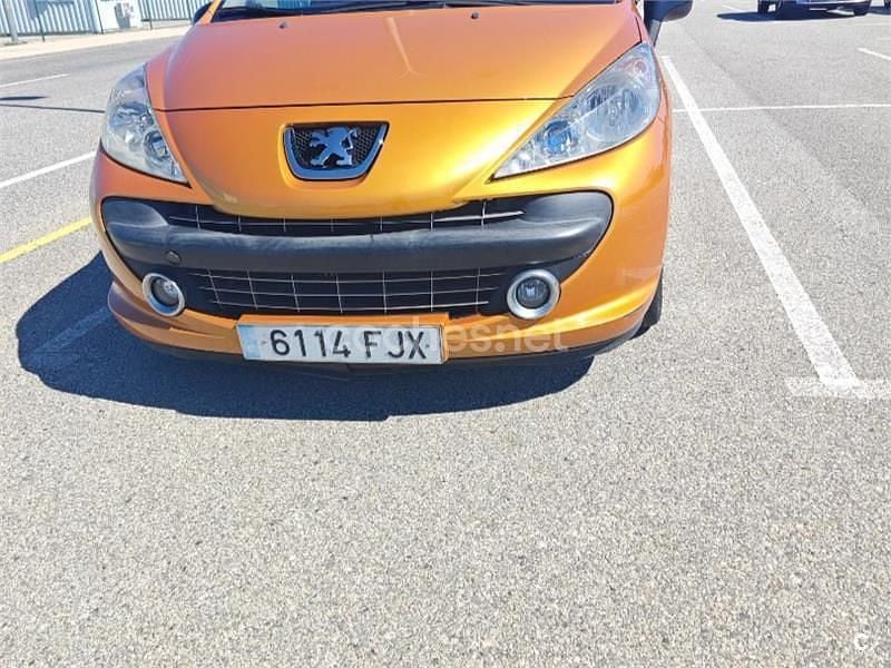 Usado Peugeot 207 110 CV (80 kW) 2006 Naranja Berlina