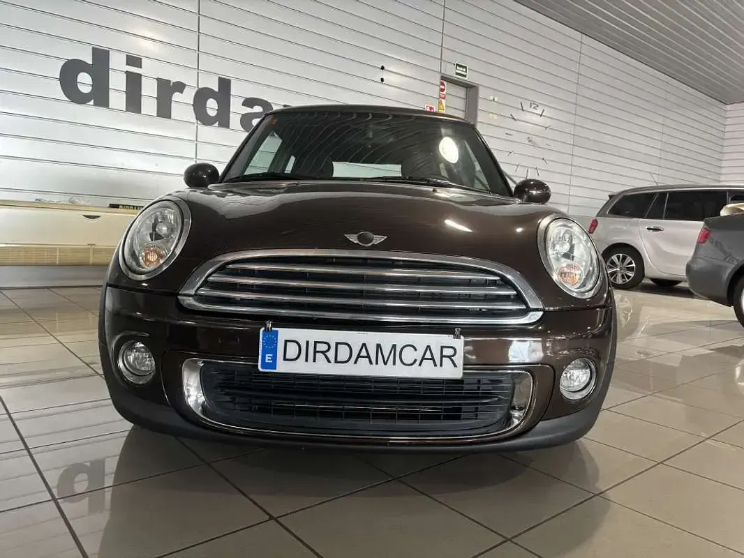Usado Mini ONE 75 CV (55 kW) 2011 Marrón Utilitario