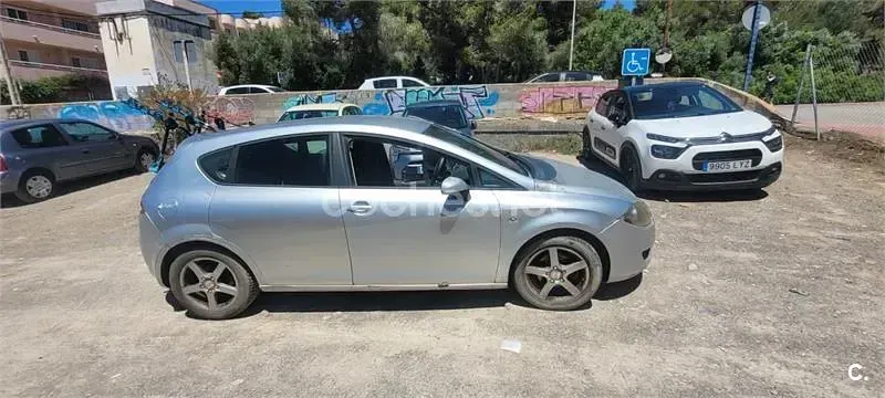 Usado Seat Leon Sport 105 CV (77 kW) 2007 Gris / plata Utilitario