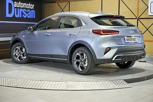 Nuevo Kia XCeed 100 CV (73 kW) 2025 Gris / plata SUV