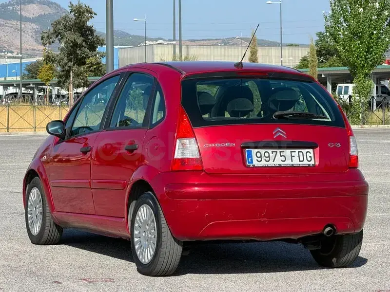 Usado Citroën C3 70 CV (51 kW) 2007 Granate Berlina