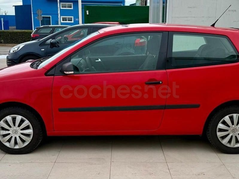 Usado VW Polo Advance 75 CV (55 kW) 2010 Rojo Utilitario