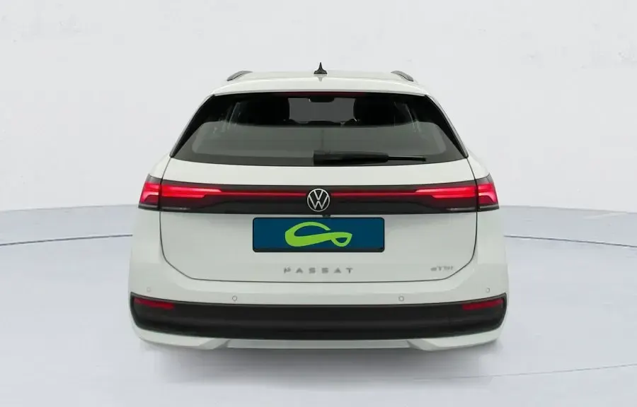 Usado VW Passat 150 CV (110 kW) 2024 Familiar