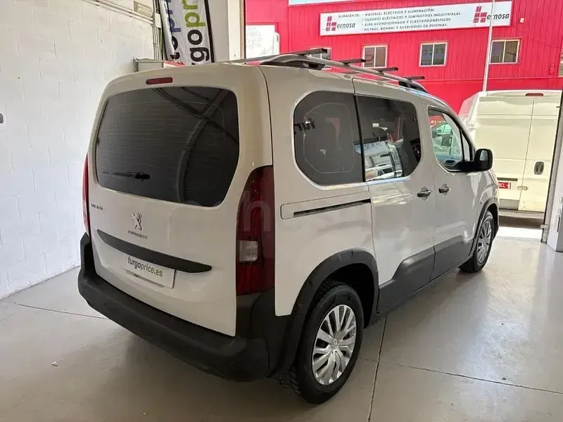 Usado Peugeot Rifter Active 75 CV (55 kW) 2018 Blanco Monovolumen