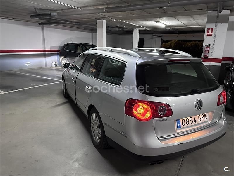 Usado VW Passat Advance 140 CV (102 kW) 2009 Gris / plata Berlina