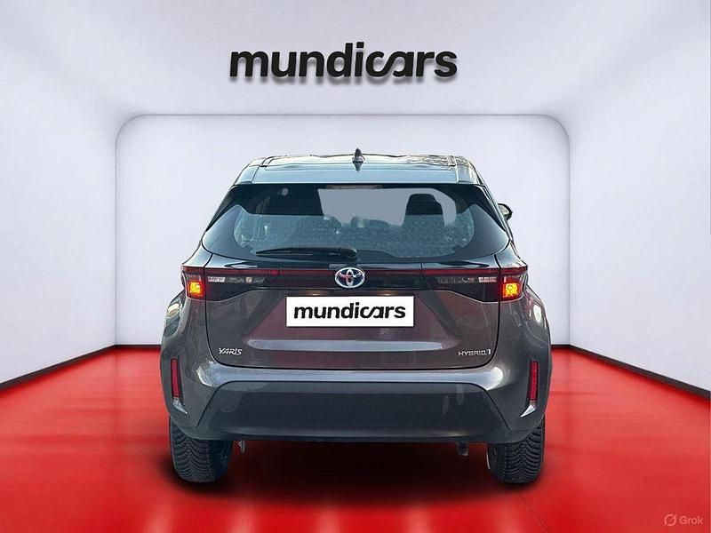 Usado Toyota Yaris Hybrid Active 2023 Gris